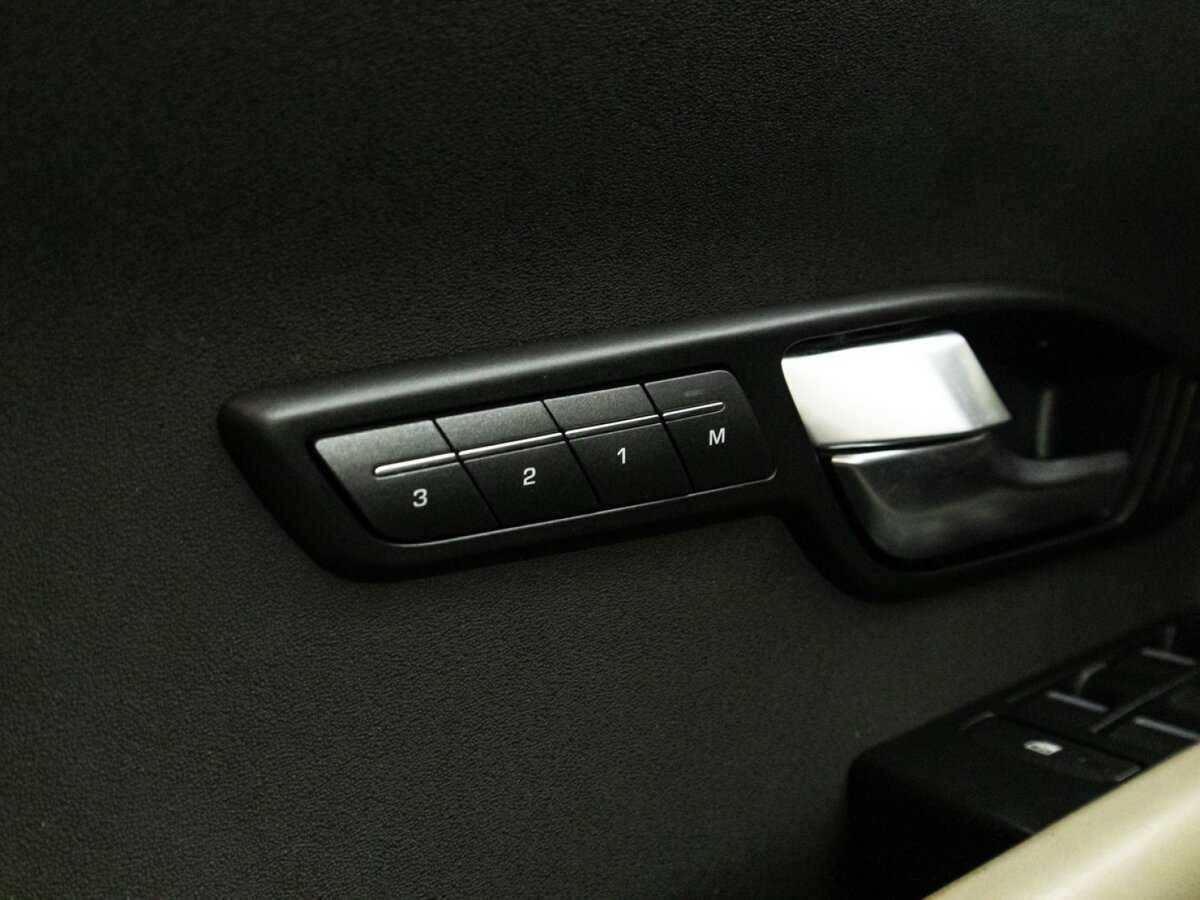 Купить Land Rover Range Rover Evoque с пробегом. Фото: #17