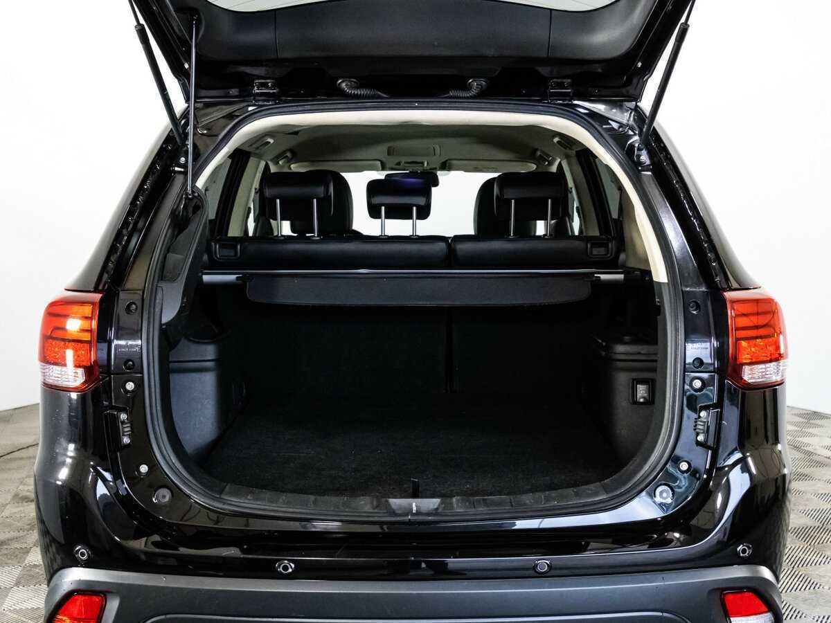 Купить Mitsubishi Outlander с пробегом. Фото: #17