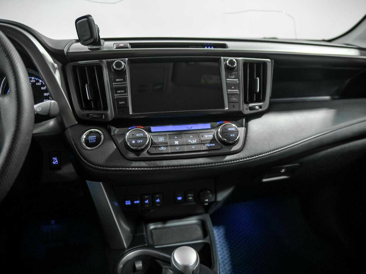 Купить Toyota RAV4 с пробегом. Фото: #10