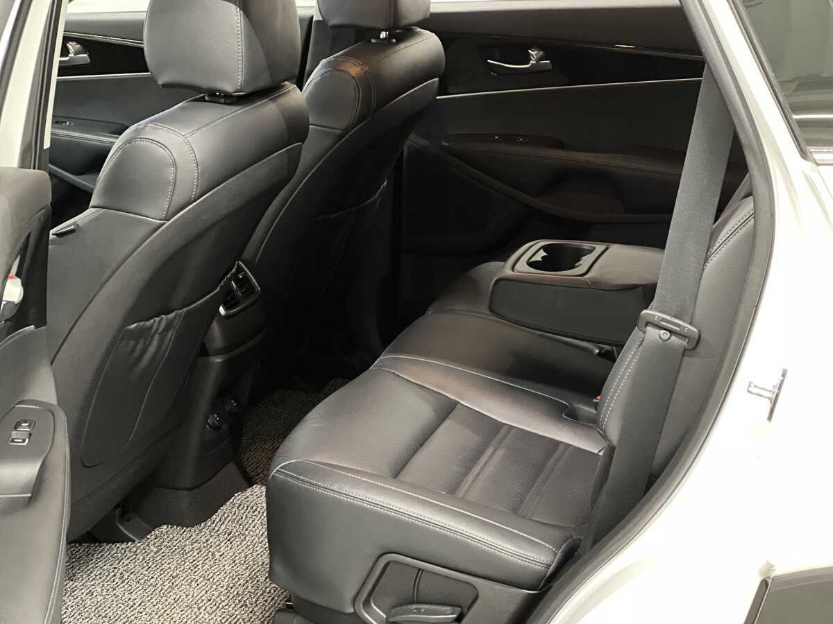 Купить Kia Sorento с пробегом. Фото: #11