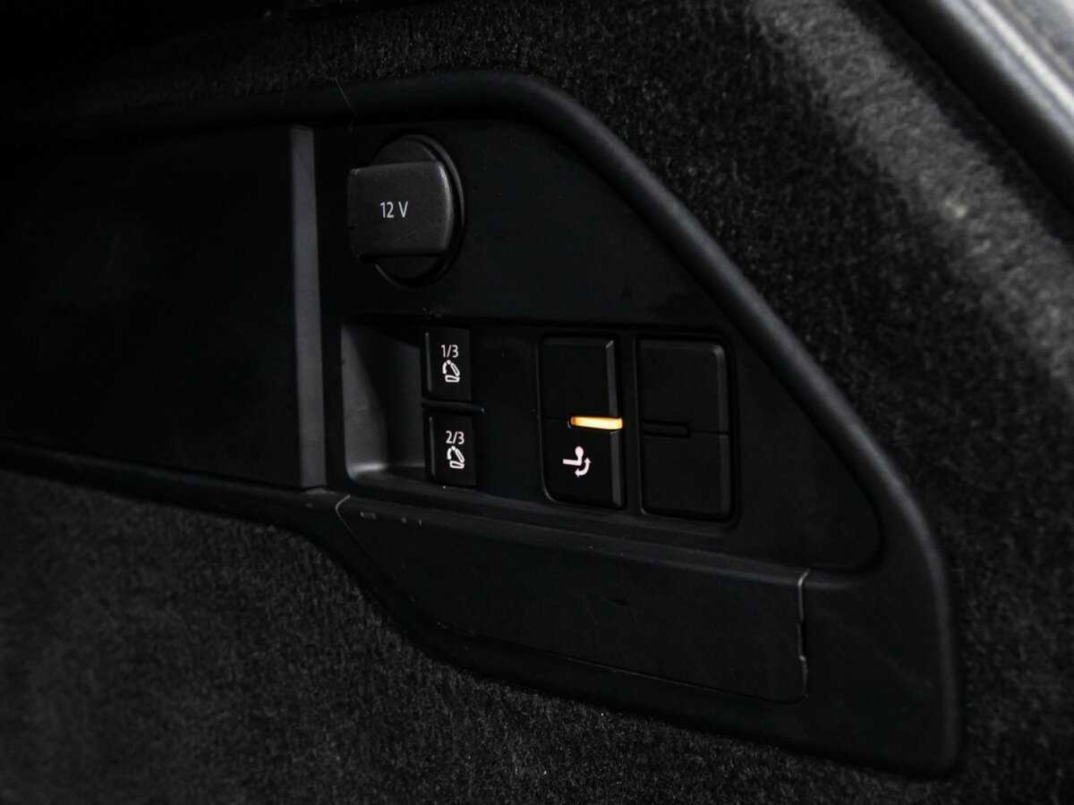 Купить Volkswagen Touareg с пробегом. Фото: #18