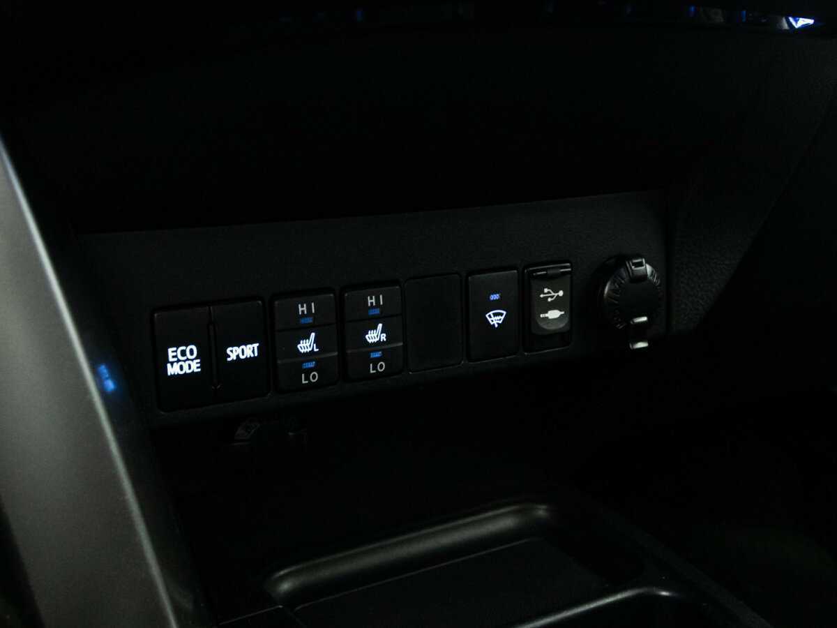 Купить Toyota RAV4 с пробегом. Фото: #16