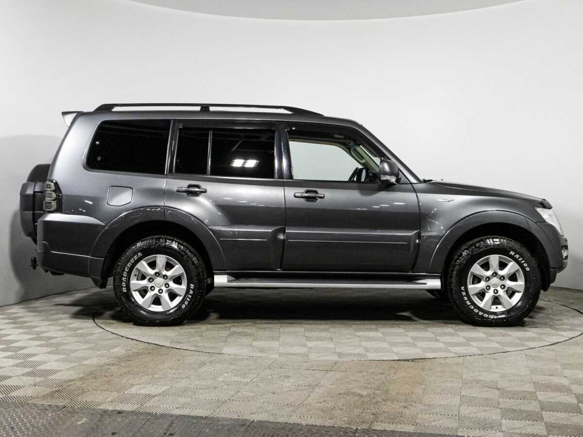 Купить Mitsubishi Pajero с пробегом. Фото: #3