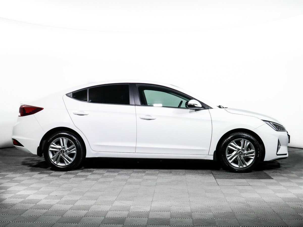 Купить Hyundai Elantra с пробегом. Фото: #3