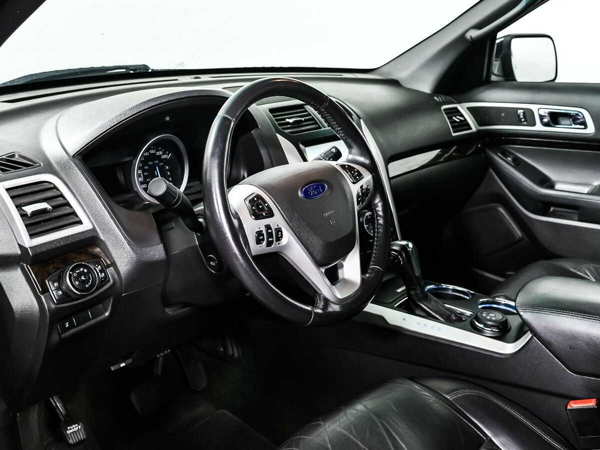 Купить Ford Explorer с пробегом. Фото: #12