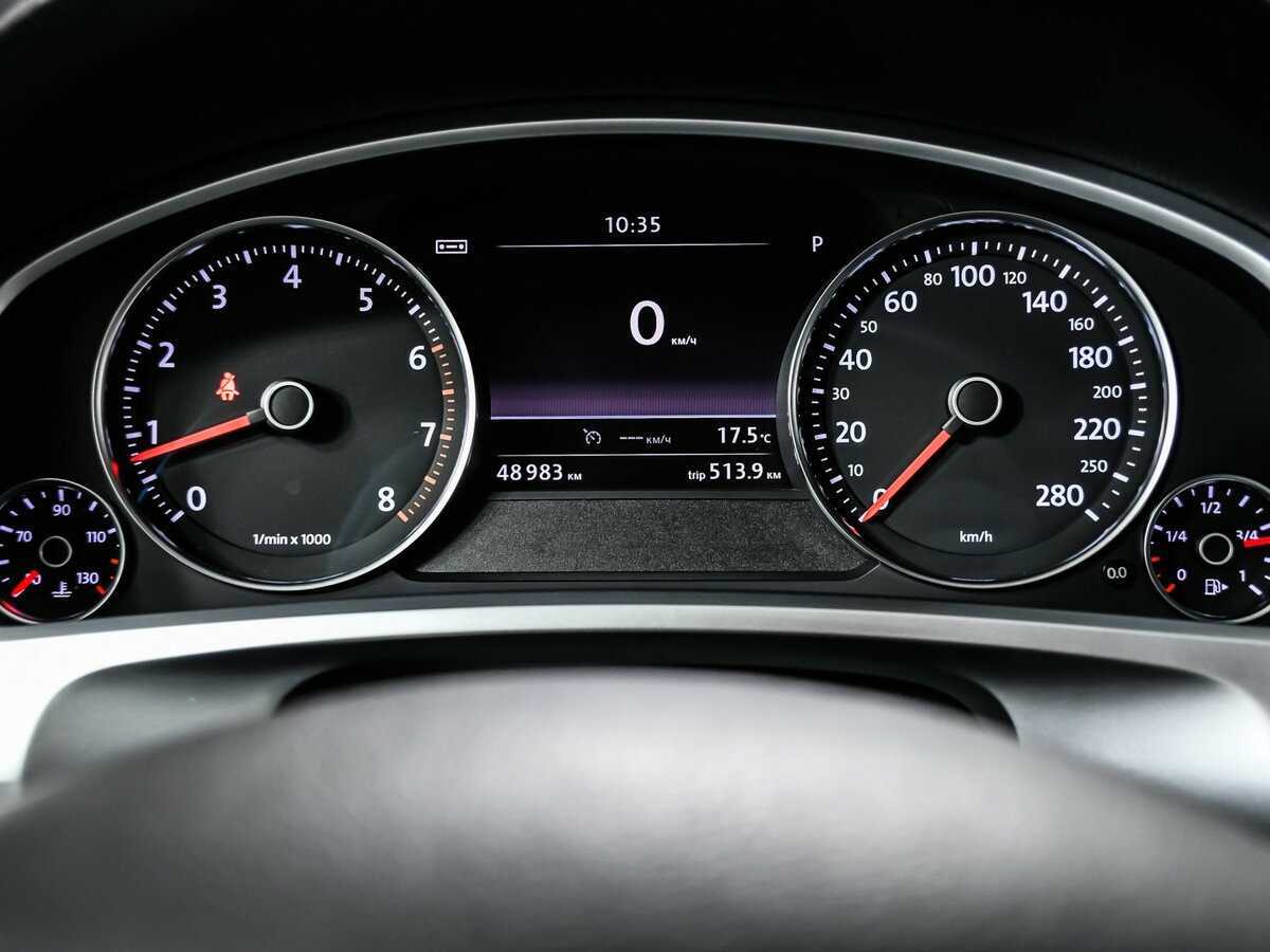 Купить Volkswagen Touareg с пробегом. Фото: #9