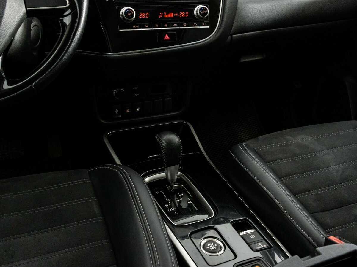 Купить Mitsubishi Outlander с пробегом. Фото: #12