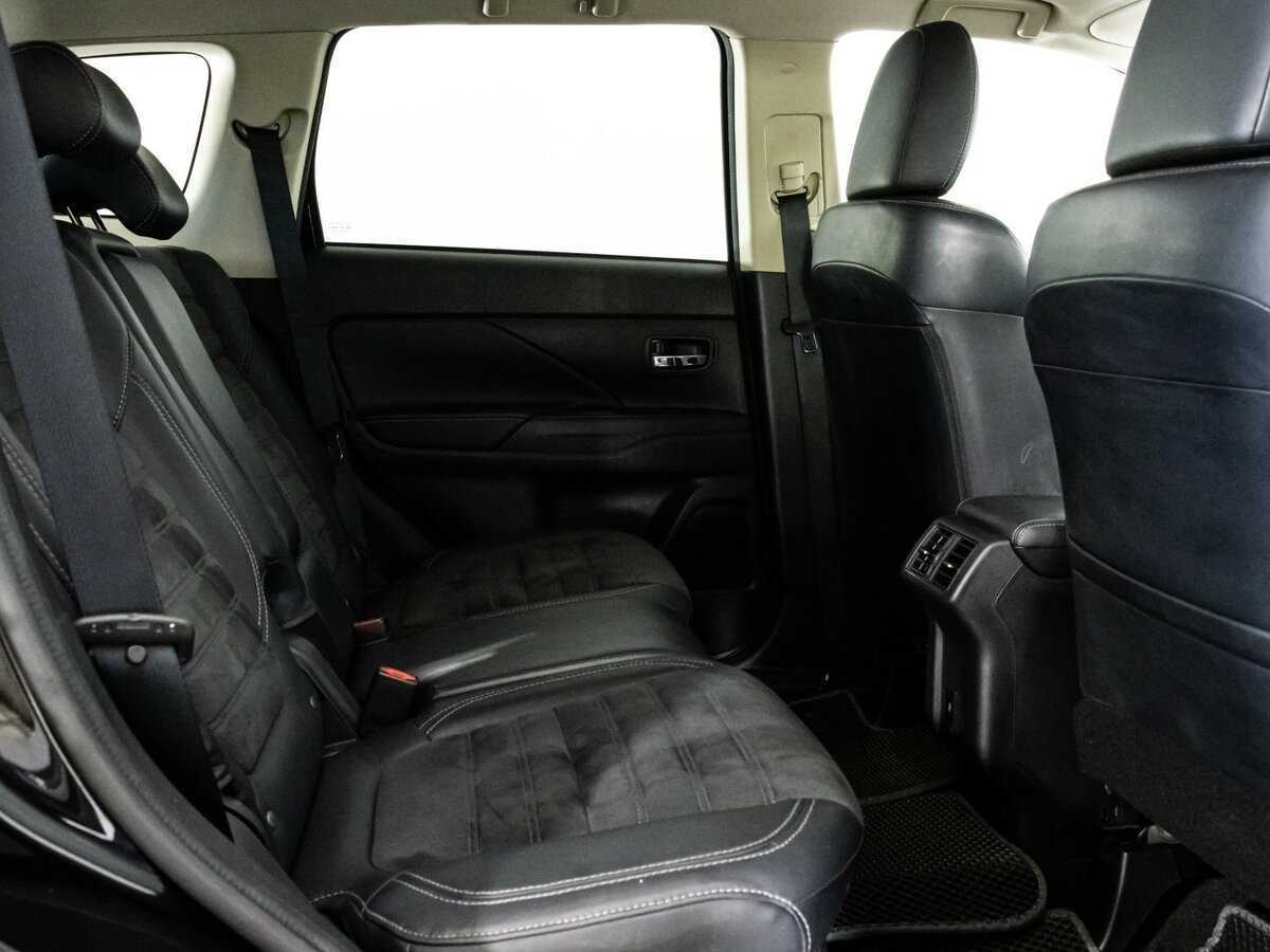 Купить Mitsubishi Outlander с пробегом. Фото: #16