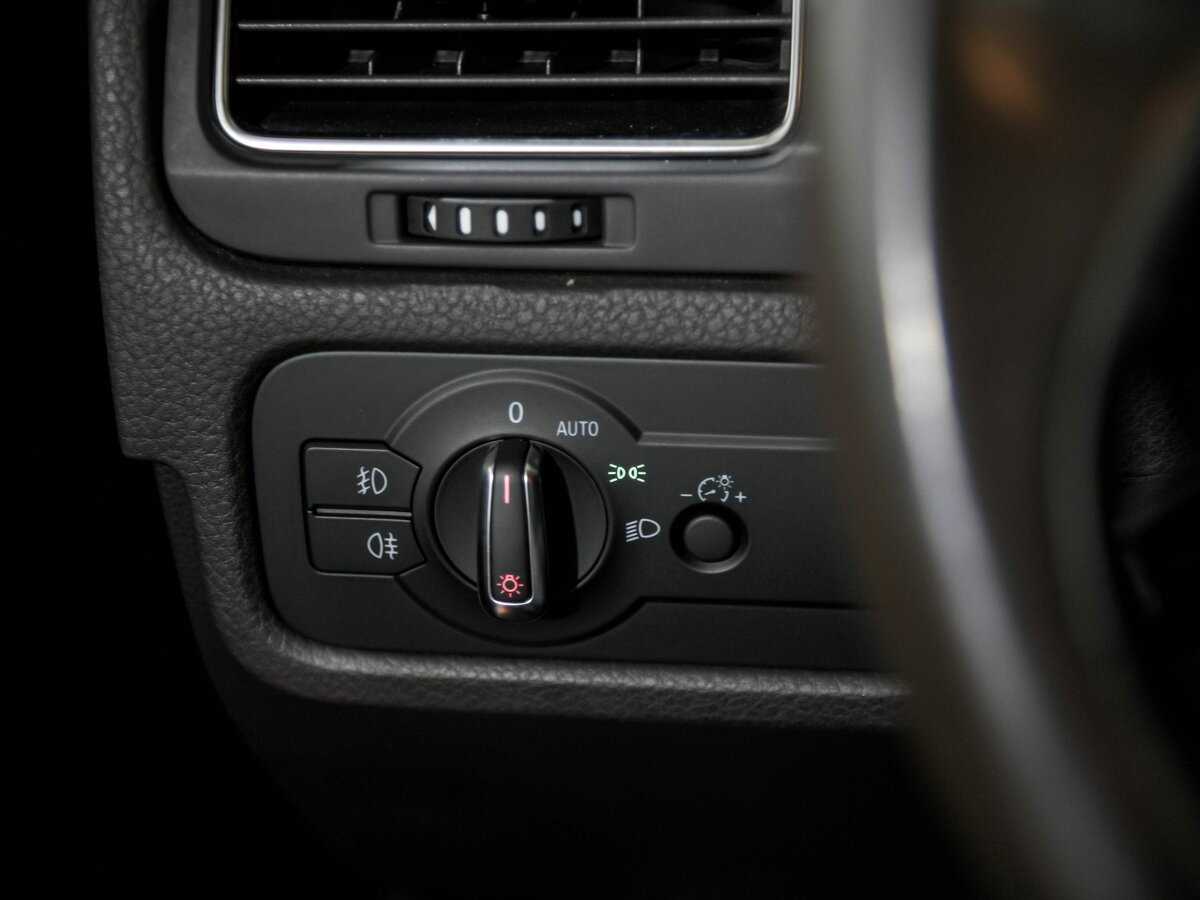 Купить Volkswagen Touareg с пробегом. Фото: #13