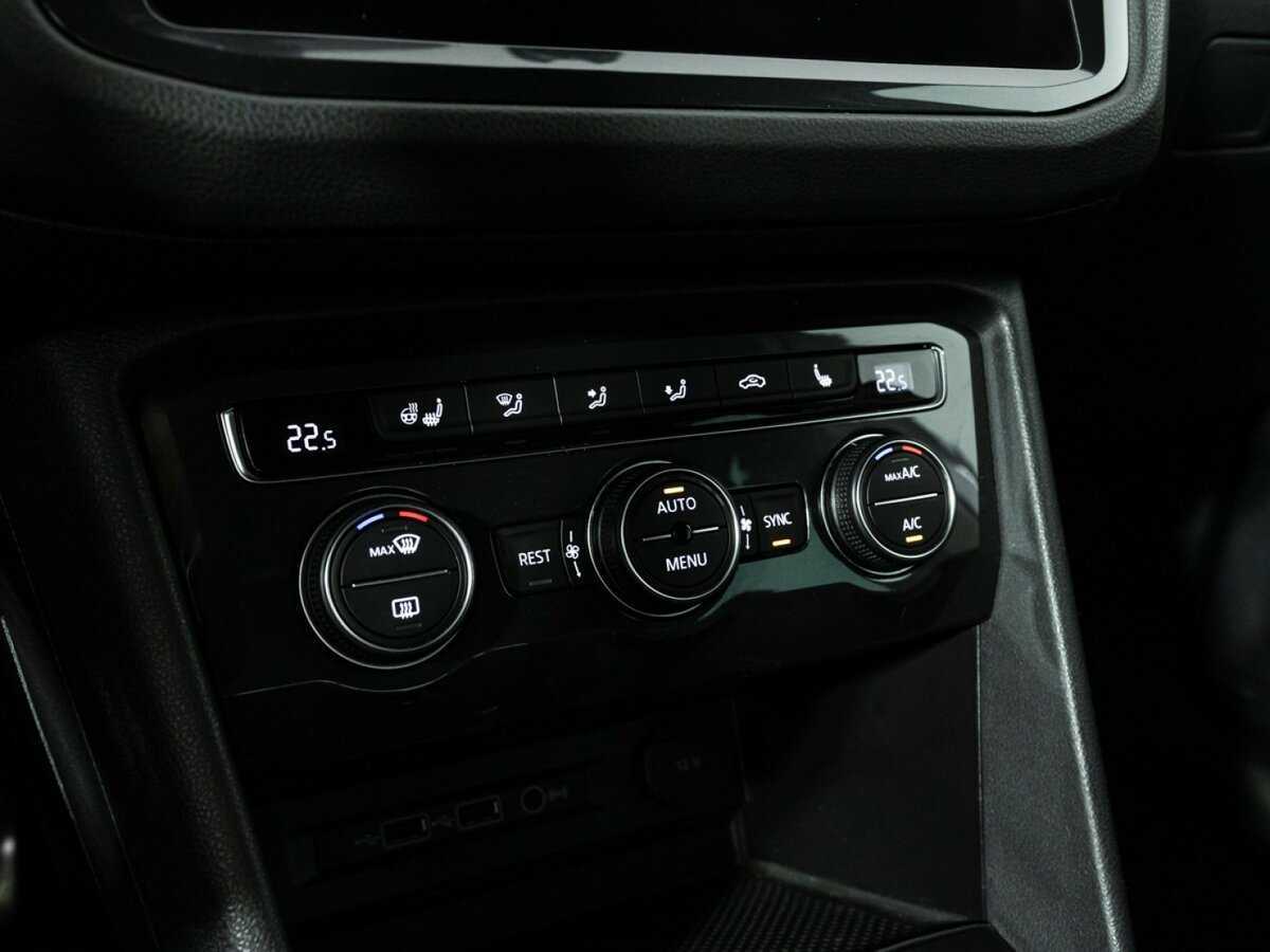 Купить Volkswagen Tiguan с пробегом. Фото: #19