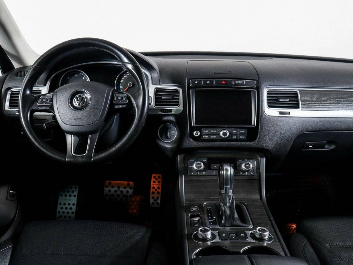 Купить Volkswagen Touareg с пробегом. Фото: #11
