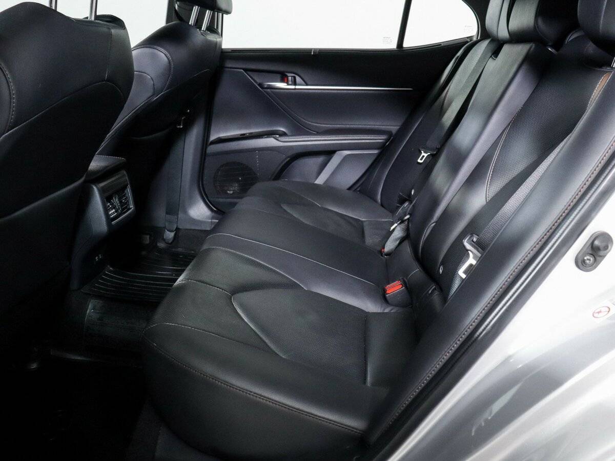 Купить Toyota Camry с пробегом. Фото: #9
