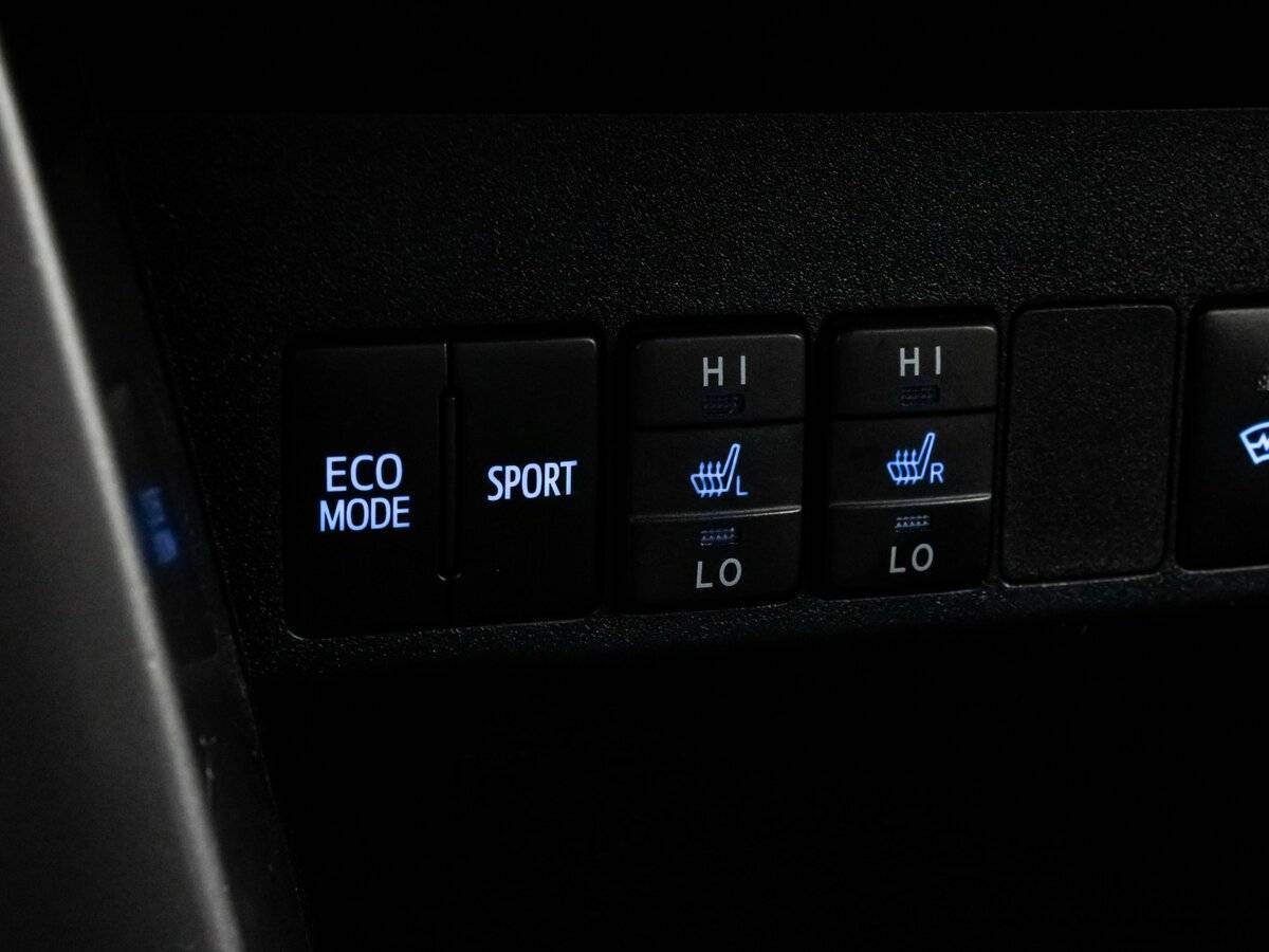 Купить Toyota RAV4 с пробегом. Фото: #13