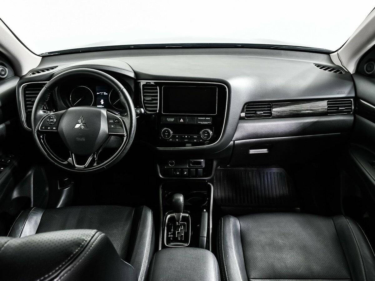 Купить Mitsubishi Outlander с пробегом. Фото: #10