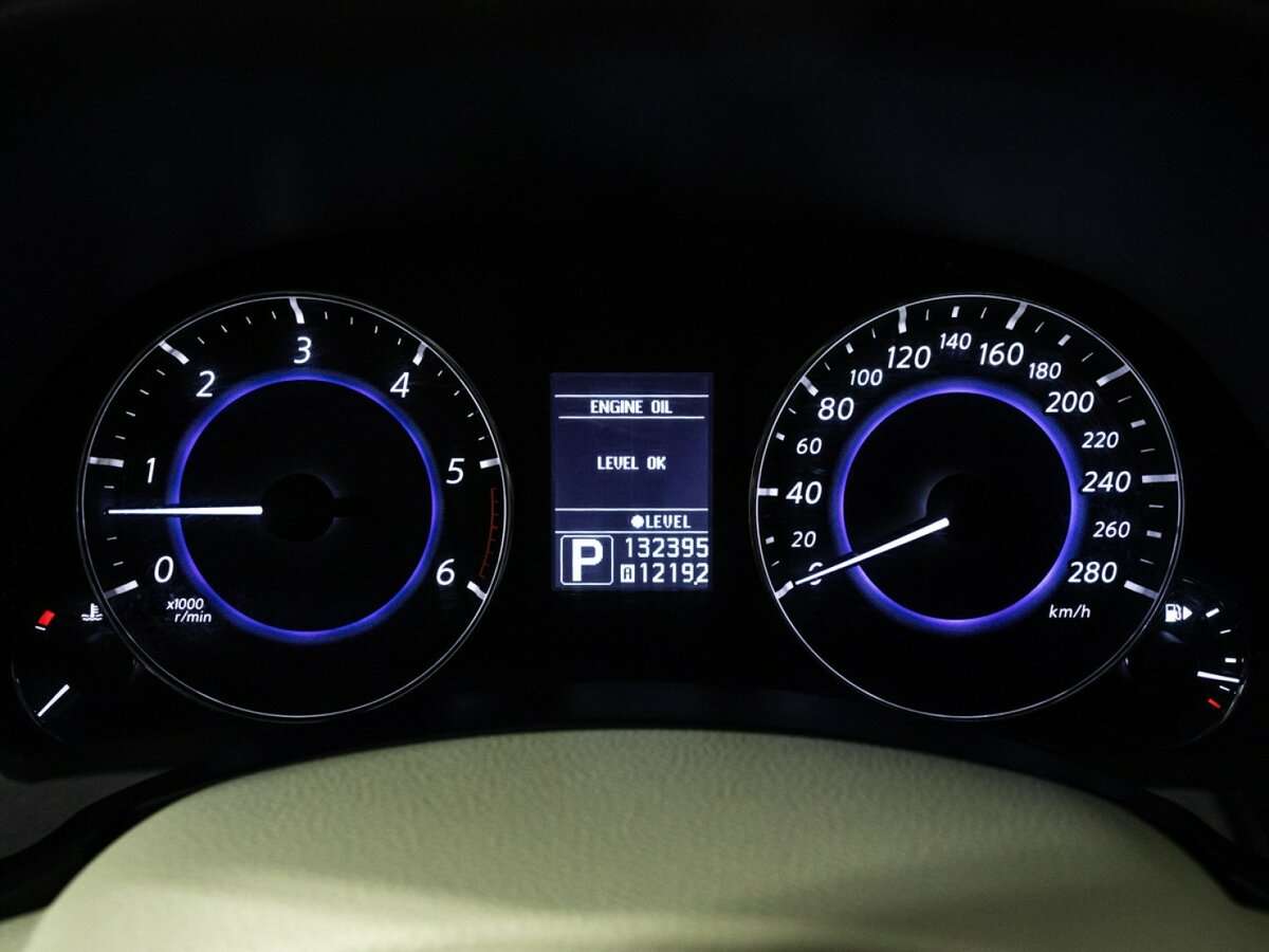 Купить Infiniti FX с пробегом. Фото: #11