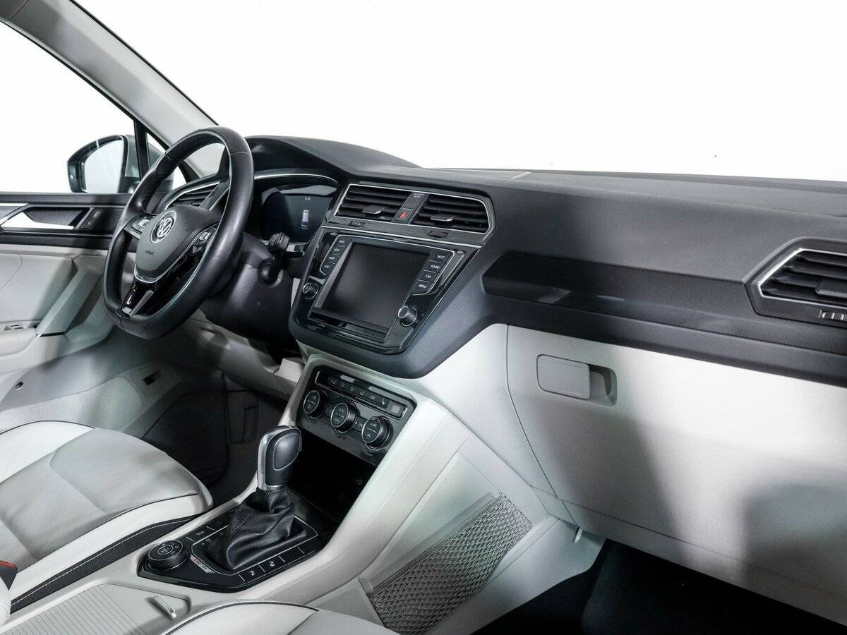 Купить Volkswagen Tiguan с пробегом. Фото: #8