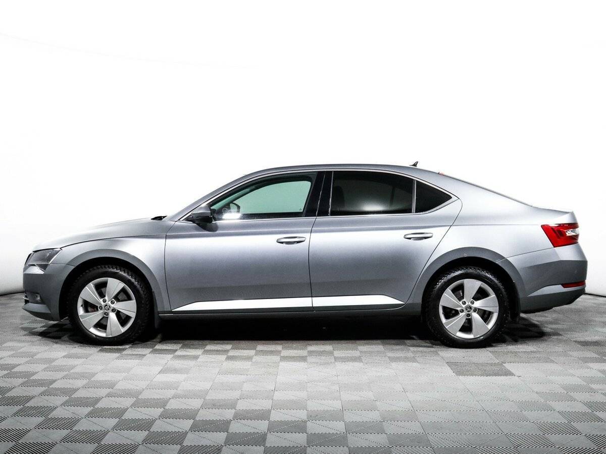 Купить Skoda Superb с пробегом. Фото: #4