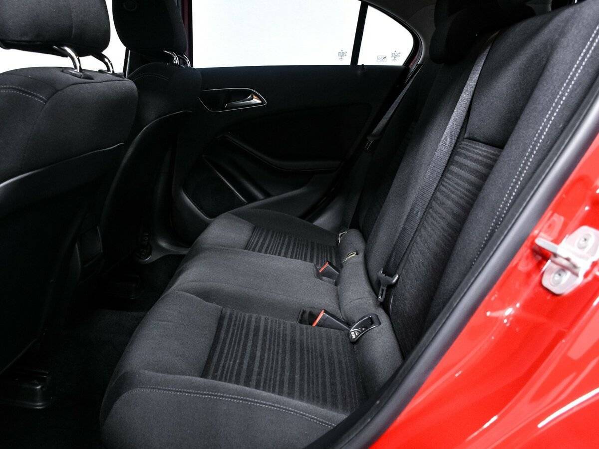 Купить Mercedes-Benz A-Класс с пробегом. Фото: #9