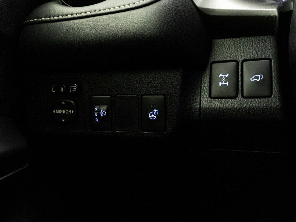 Купить Toyota RAV4 с пробегом. Фото: #16