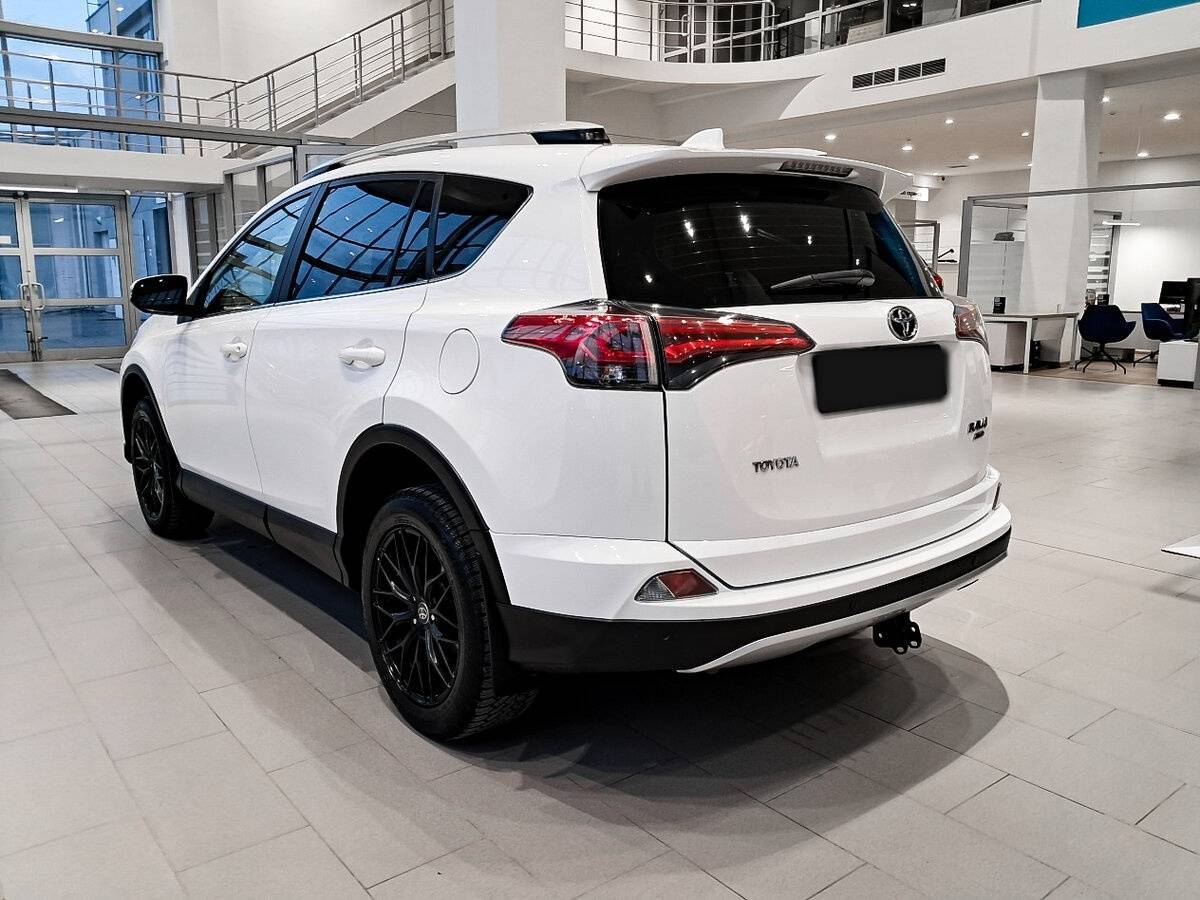 Купить Toyota RAV4 с пробегом. Фото: #6