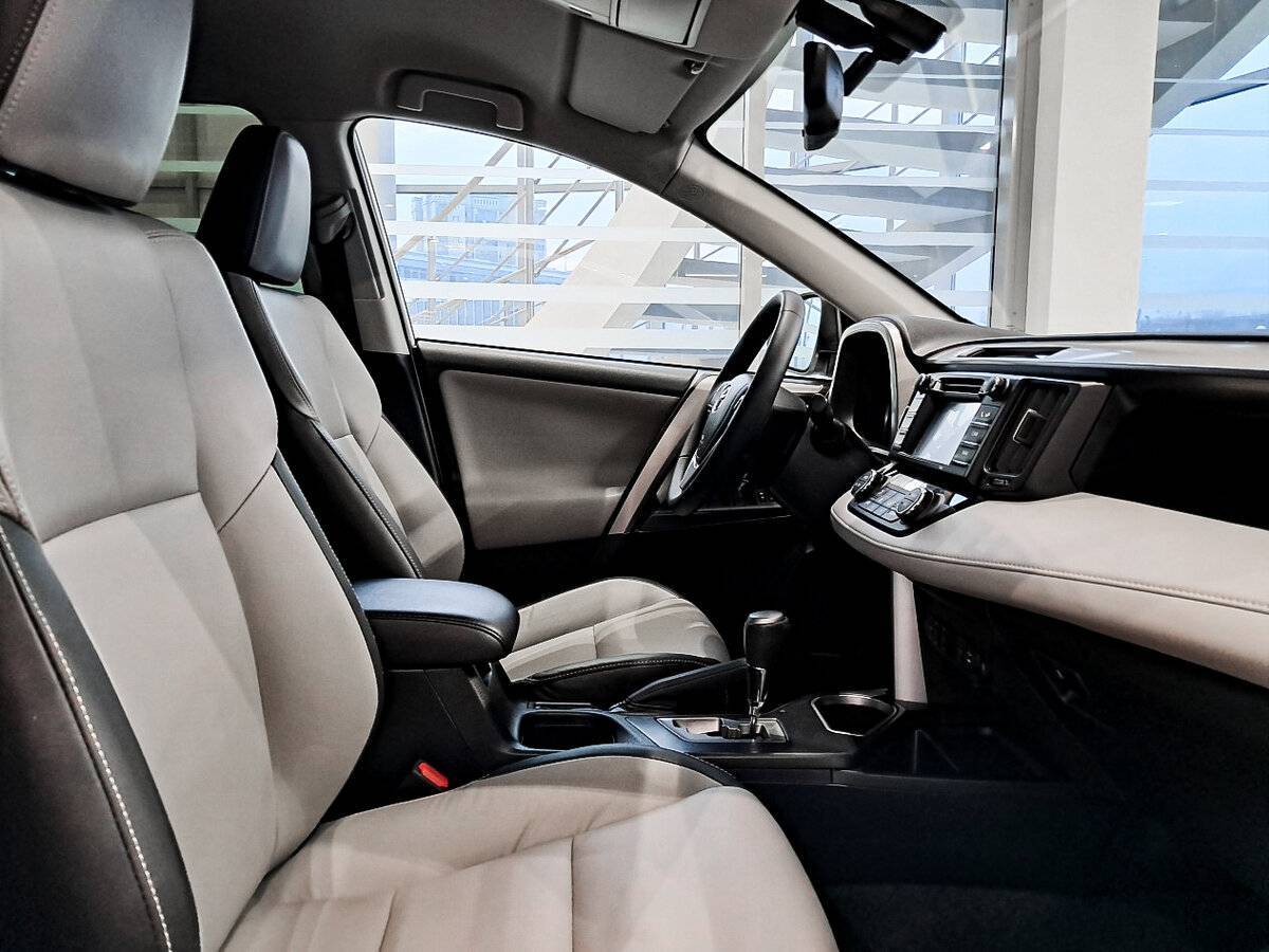 Купить Toyota RAV4 с пробегом. Фото: #10