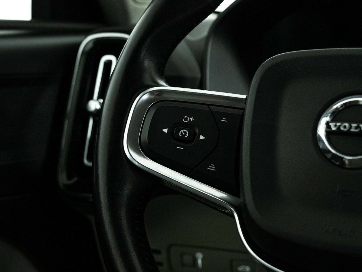 Купить Volvo XC40 с пробегом. Фото: #20