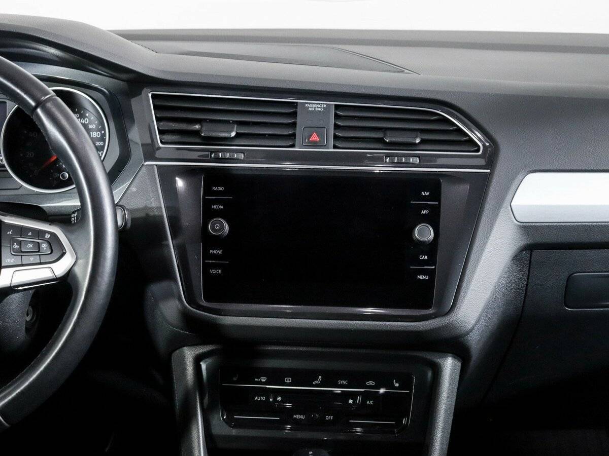 Купить Volkswagen Tiguan с пробегом. Фото: #9