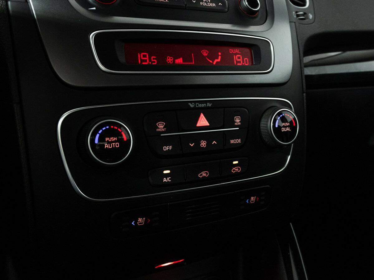 Купить Kia Sorento с пробегом. Фото: #12