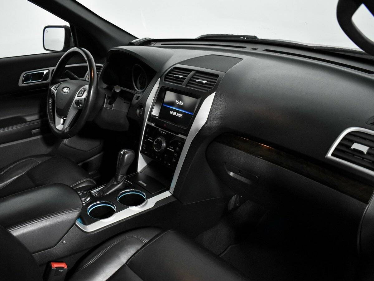 Купить Ford Explorer с пробегом. Фото: #12