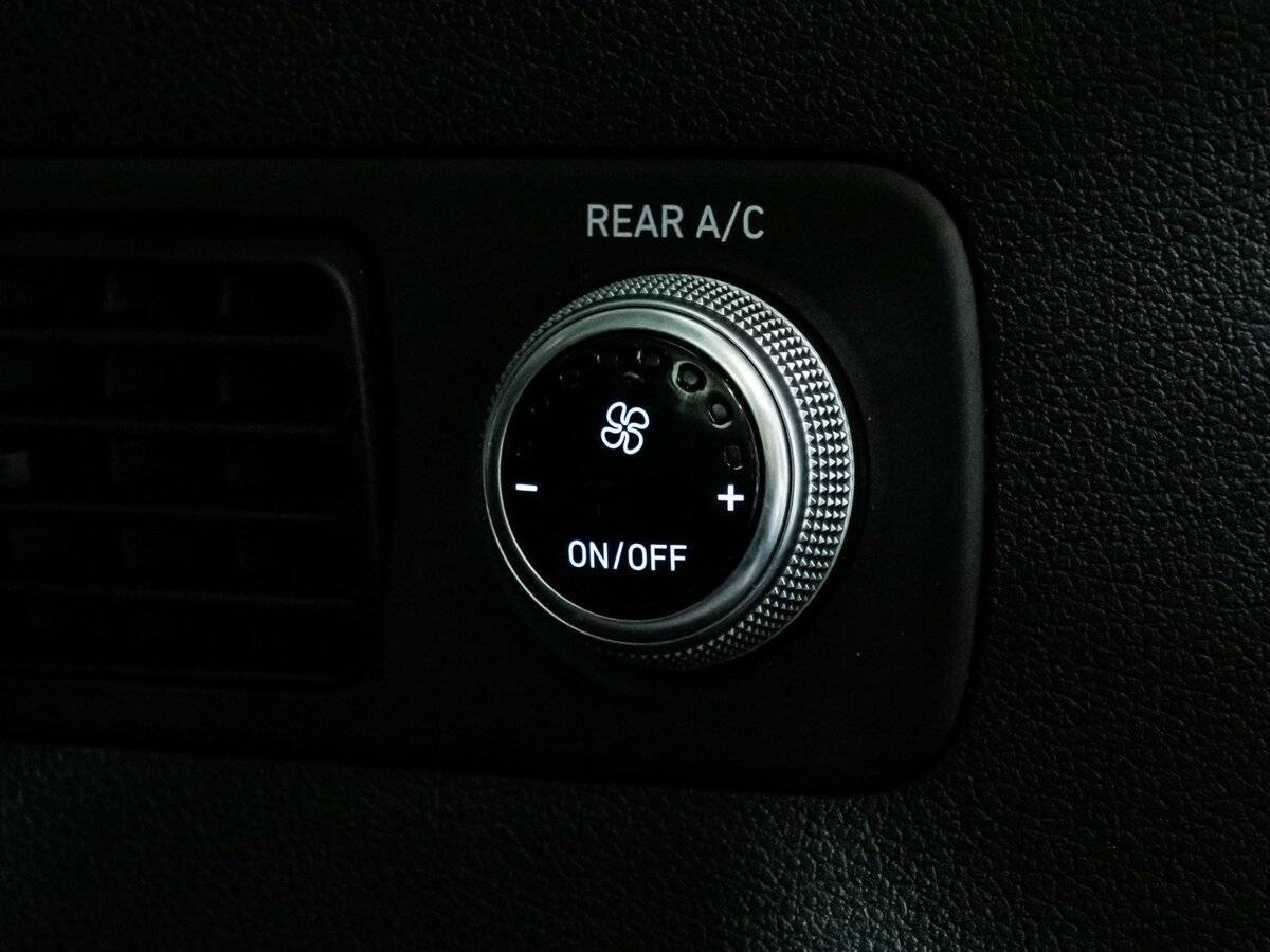 Купить Hyundai Santa Fe с пробегом. Фото: #18