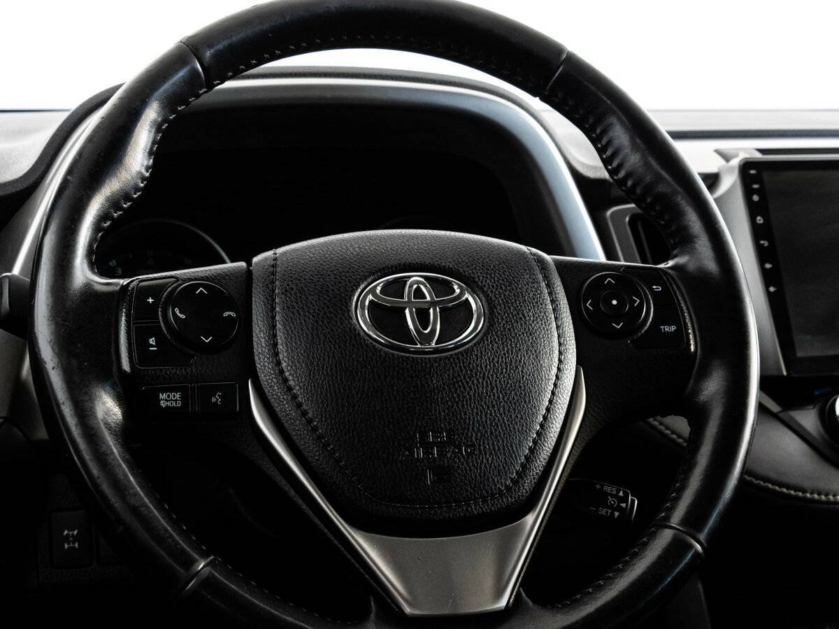 Купить Toyota RAV4 с пробегом. Фото: #8