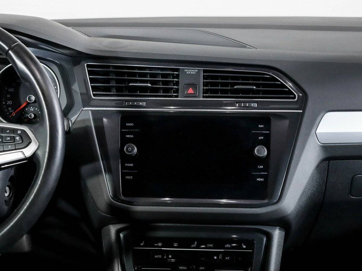 Купить Volkswagen Tiguan с пробегом. Фото: #8