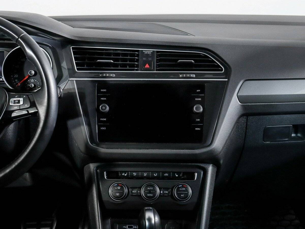 Купить Volkswagen Tiguan с пробегом. Фото: #9