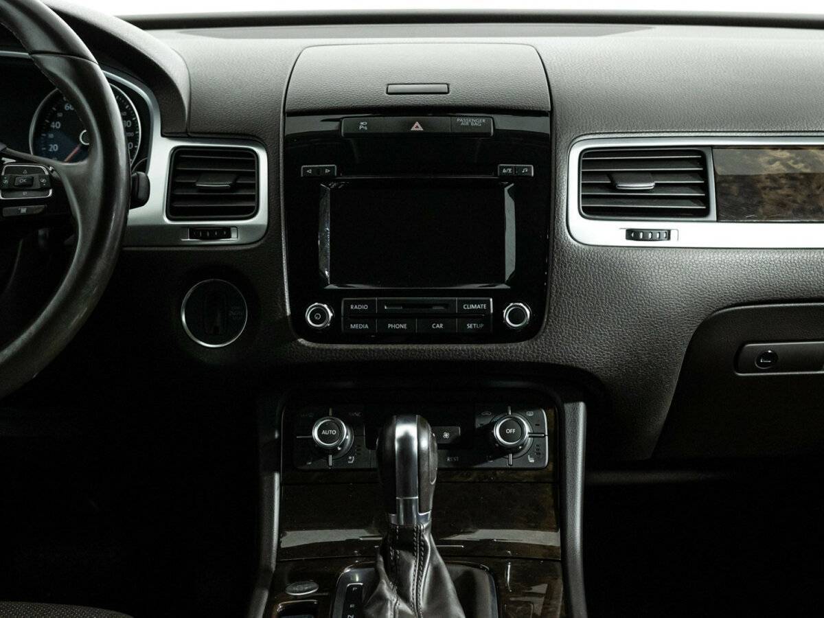 Купить Volkswagen Touareg с пробегом. Фото: #13