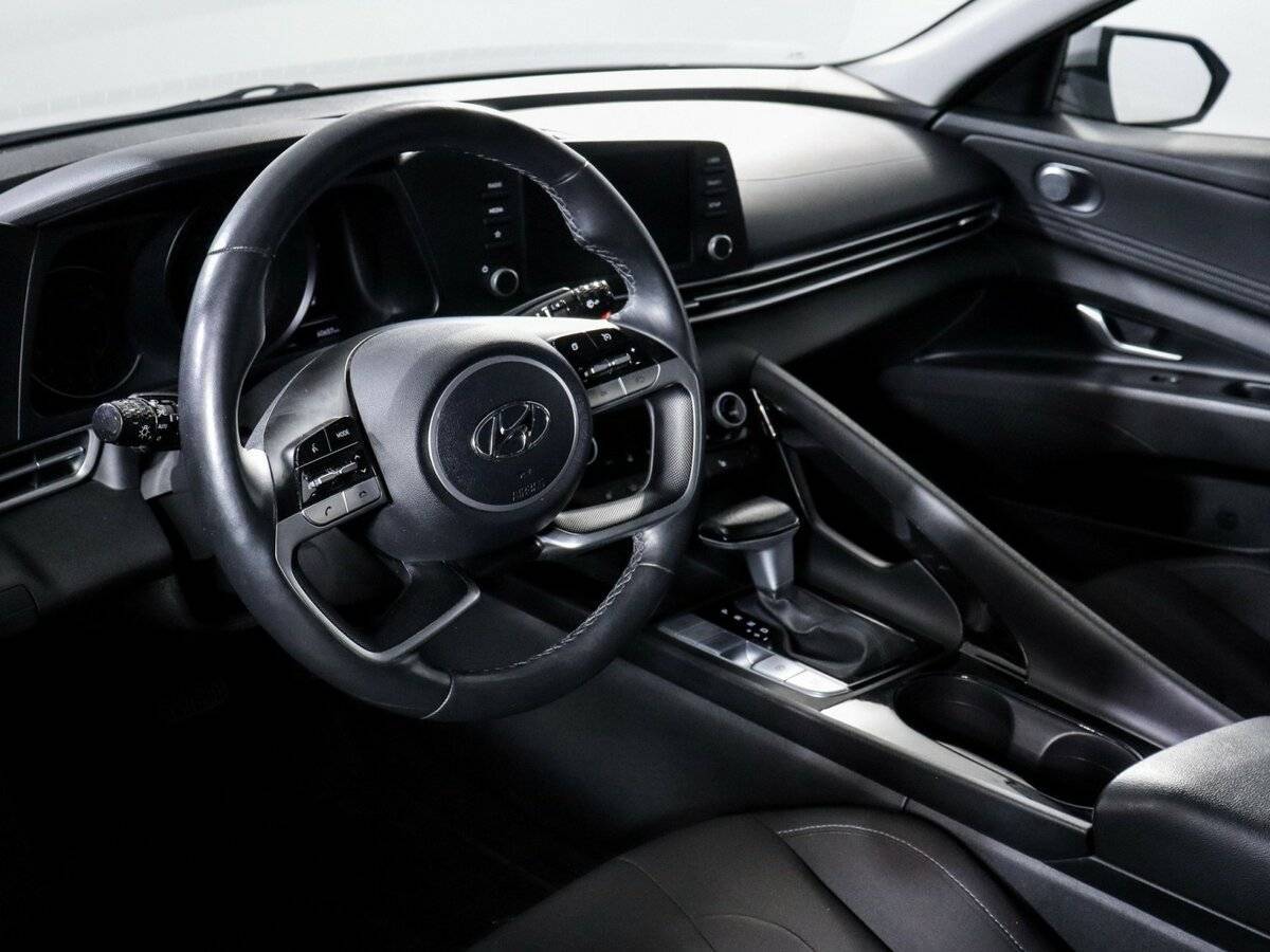 Купить Hyundai Elantra с пробегом. Фото: #9