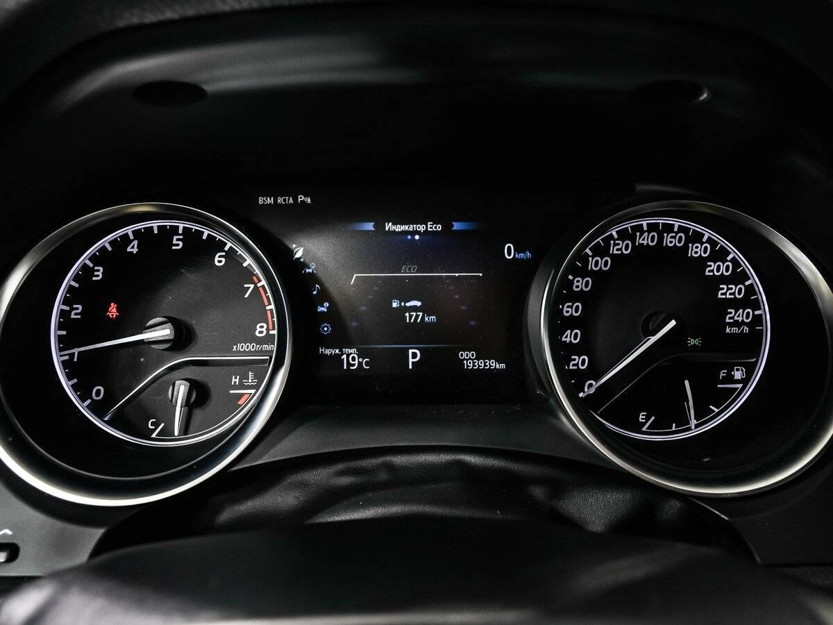 Купить Toyota Camry с пробегом. Фото: #9