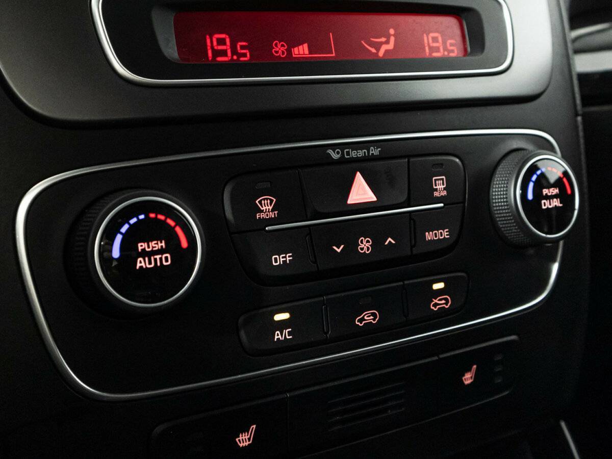 Купить Kia Sorento с пробегом. Фото: #19