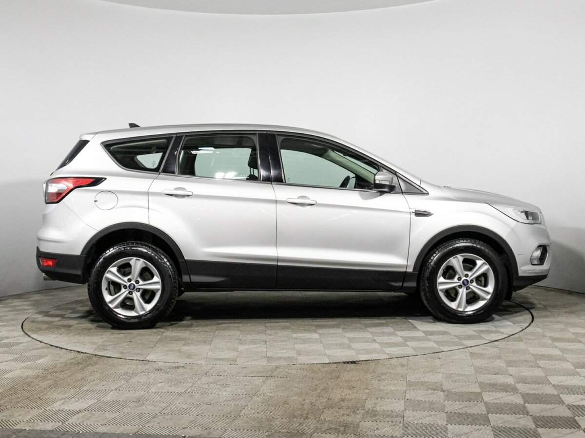 Купить Ford Kuga с пробегом. Фото: #3