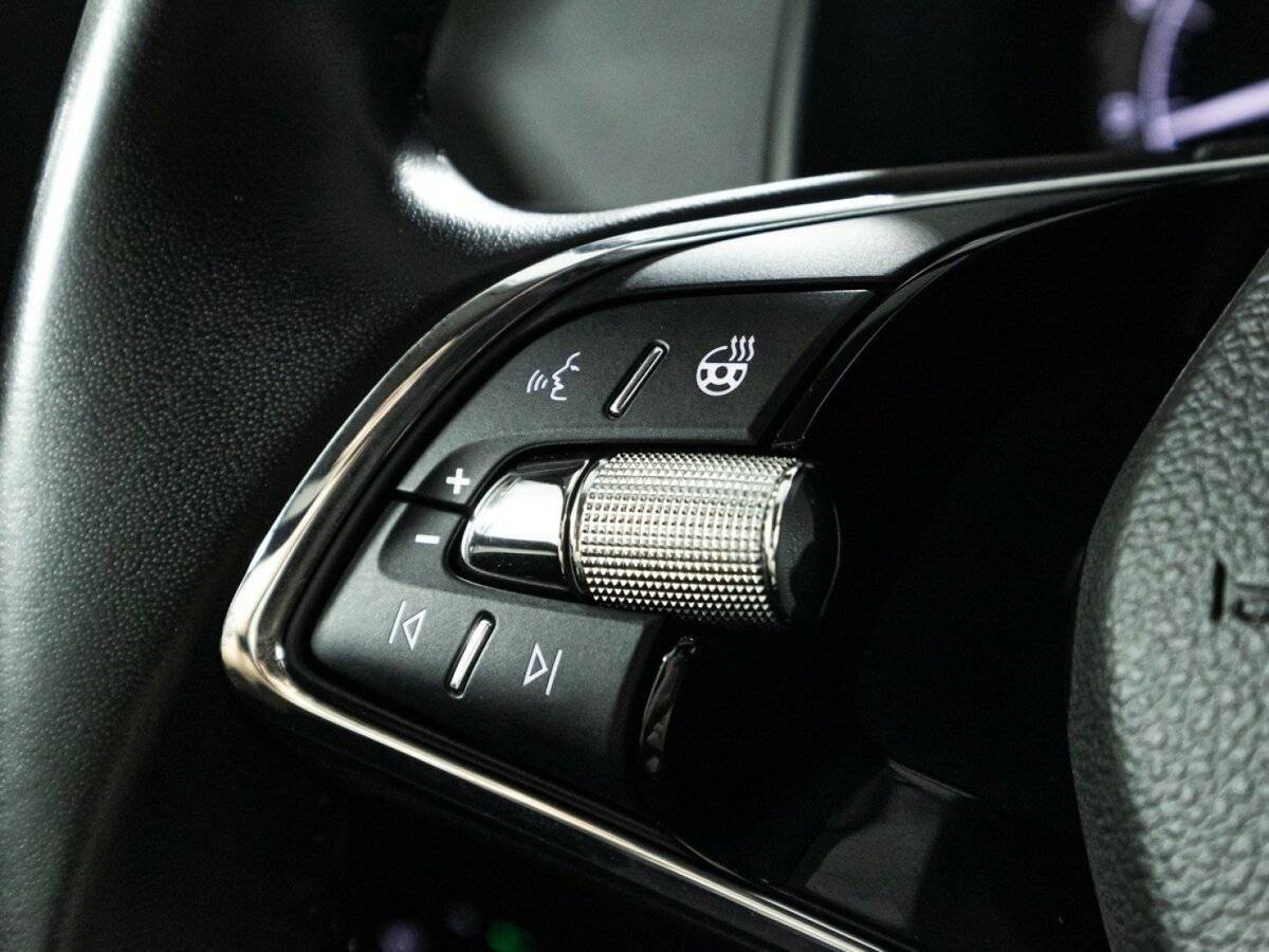 Купить Skoda Karoq с пробегом. Фото: #17