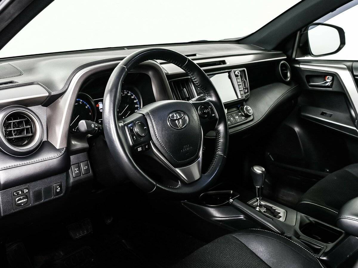 Купить Toyota RAV4 с пробегом. Фото: #11