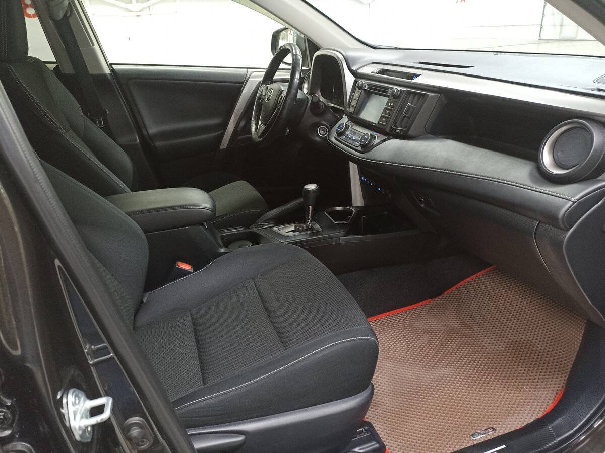 Купить Toyota RAV4 с пробегом. Фото: #10