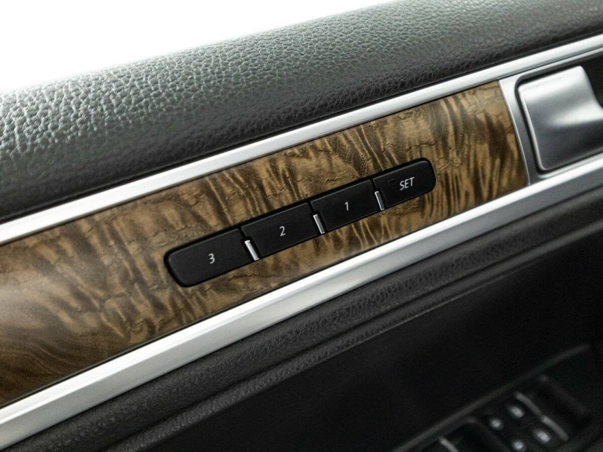 Купить Volkswagen Touareg с пробегом. Фото: #16