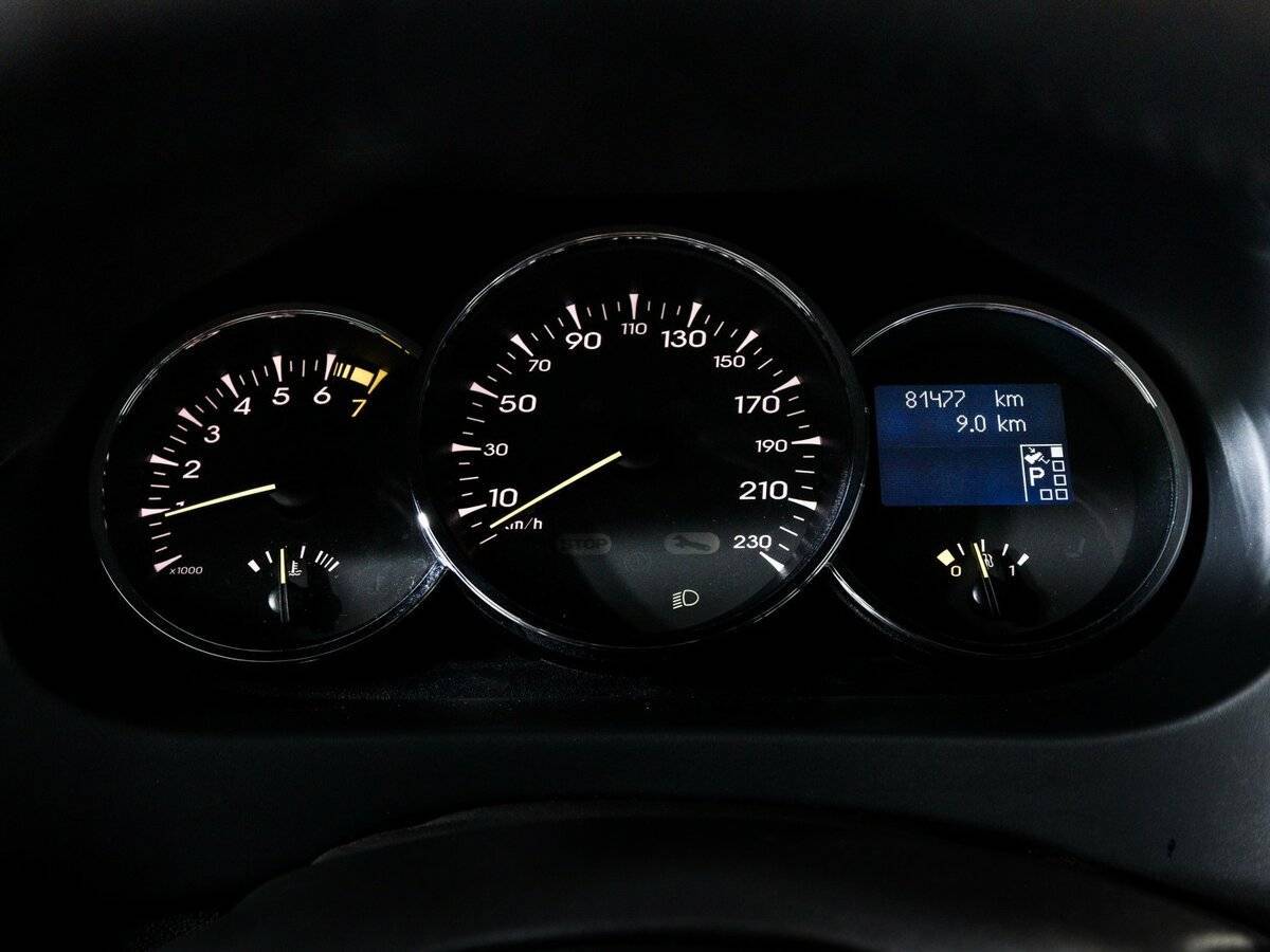 Купить Renault Fluence с пробегом. Фото: #8