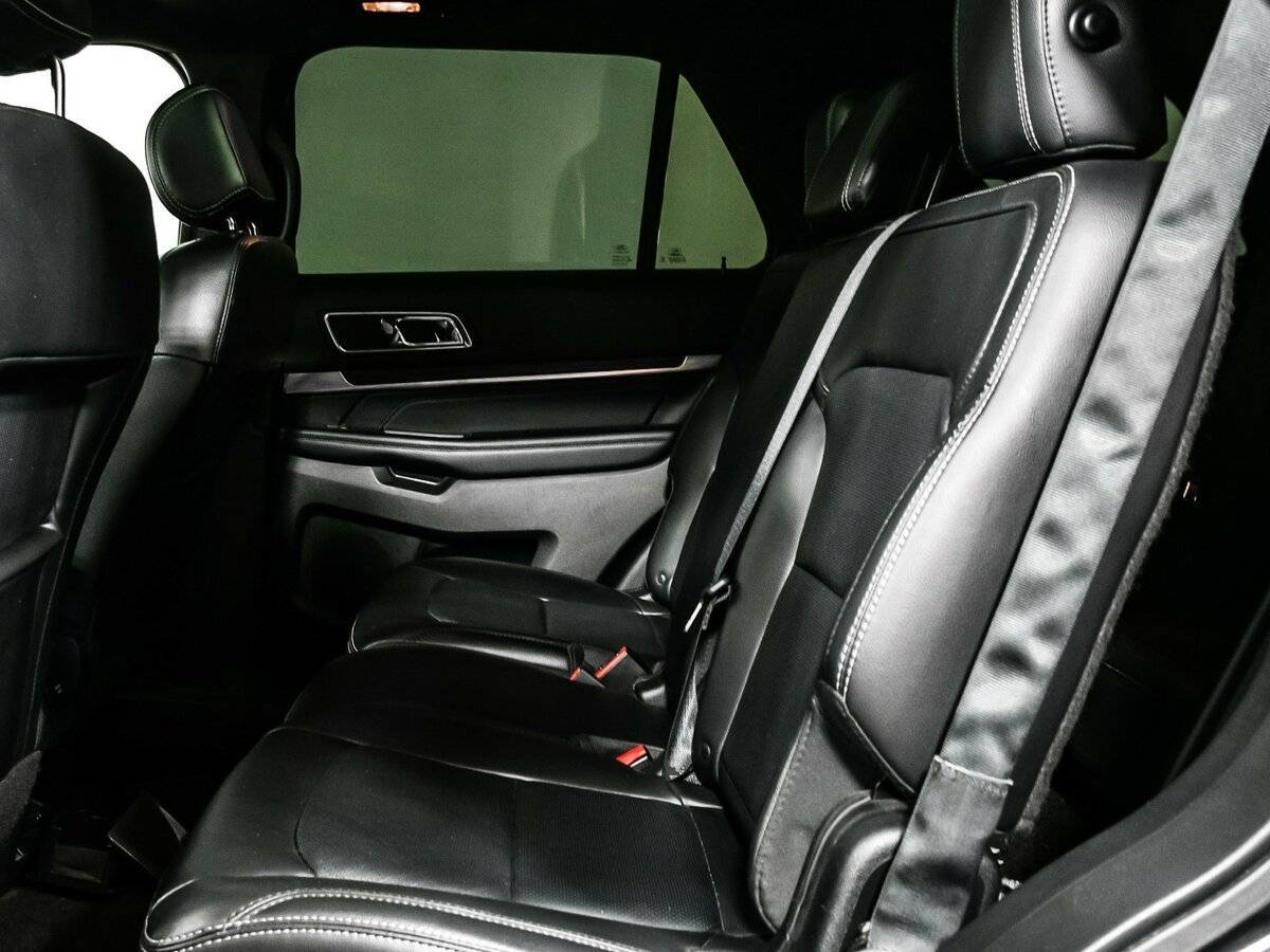 Купить Ford Explorer с пробегом. Фото: #11