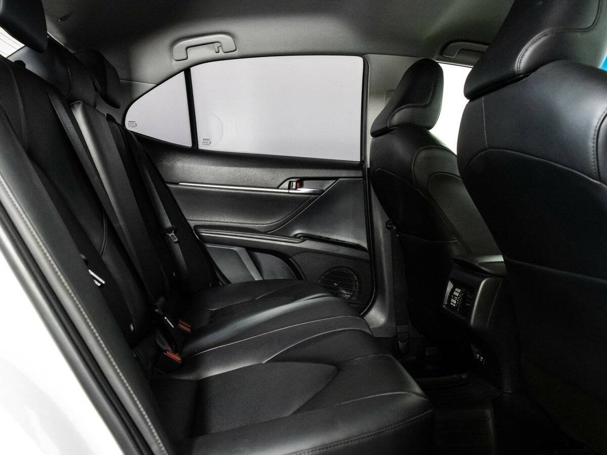 Купить Toyota Camry с пробегом. Фото: #18
