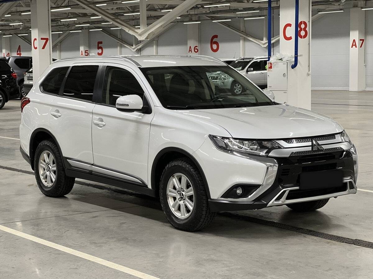 Купить Mitsubishi Outlander с пробегом. Фото: #2