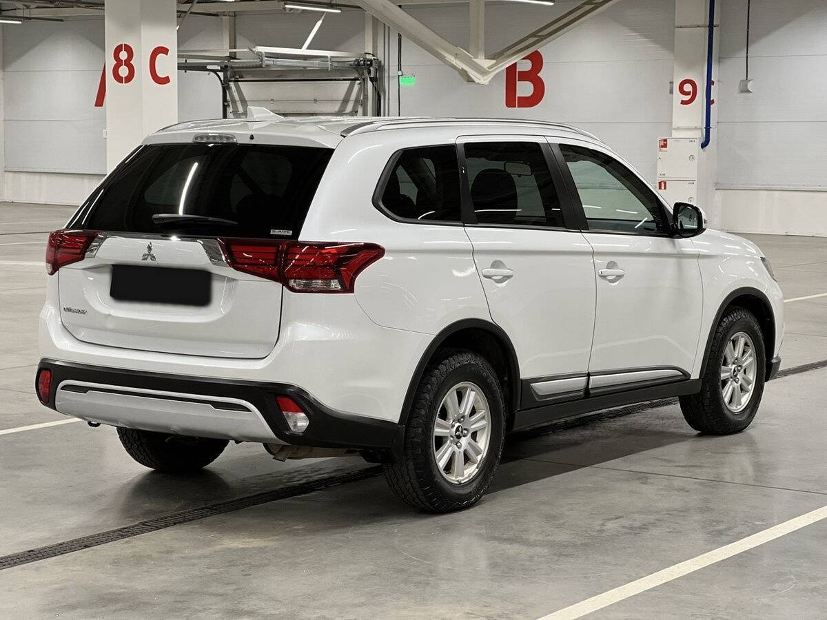 Купить Mitsubishi Outlander с пробегом. Фото: #4