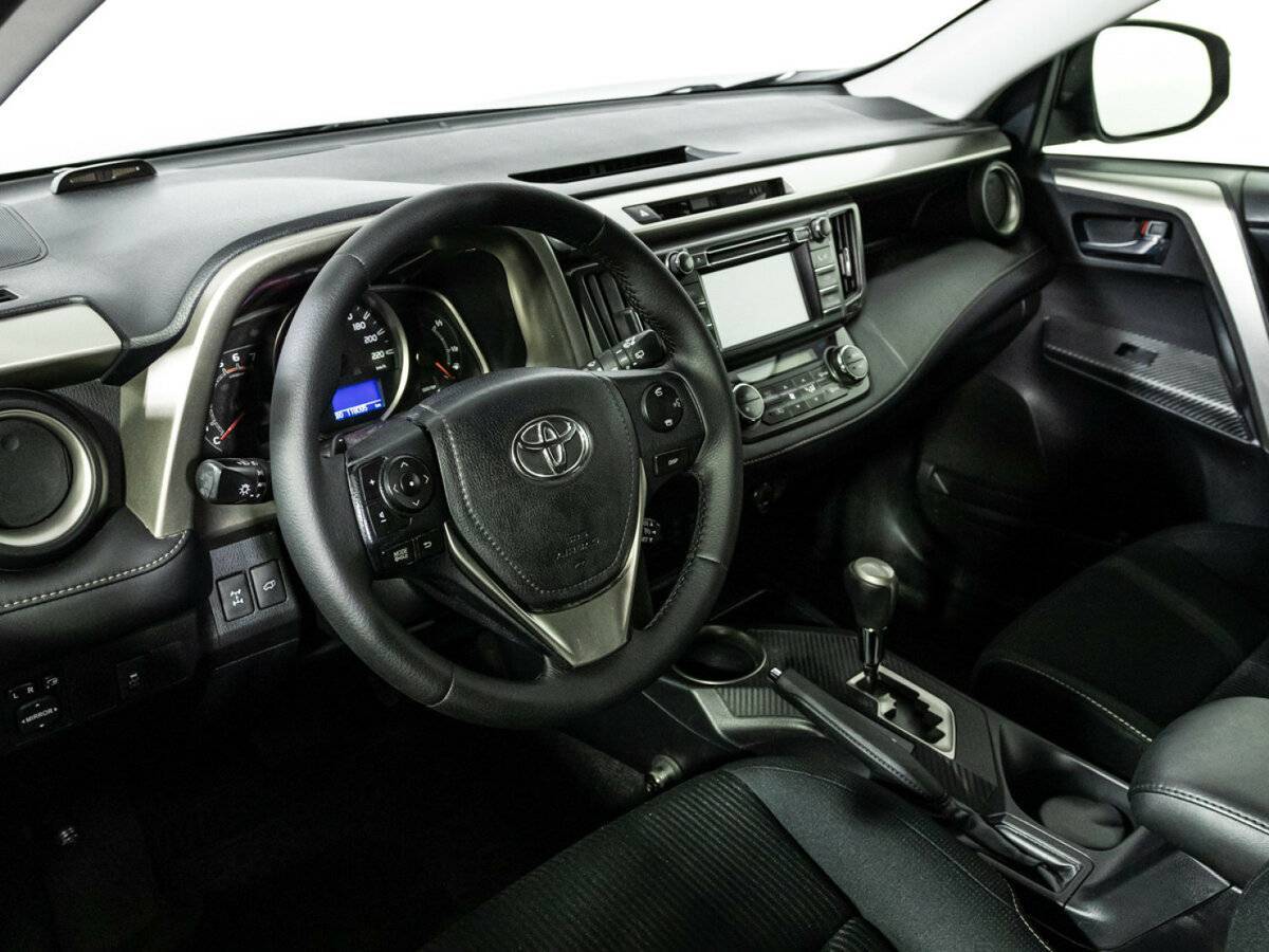 Купить Toyota RAV4 с пробегом. Фото: #10