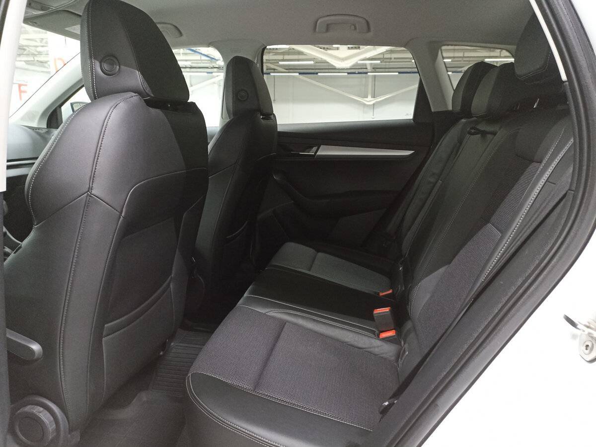 Купить Skoda Karoq с пробегом. Фото: #11