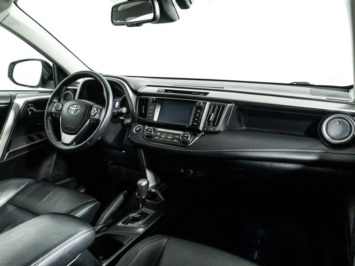 Купить Toyota RAV4 с пробегом. Фото: #8